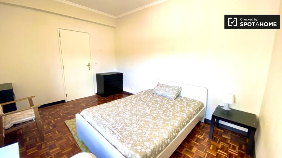 Double room Lisbon, 4 beds — photo 6