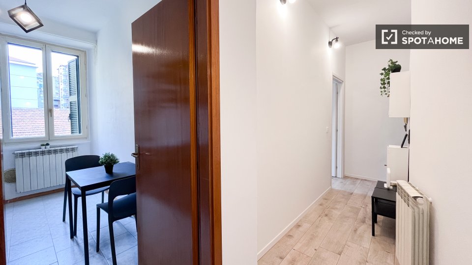 Double room Milan, 2 beds — photo 15