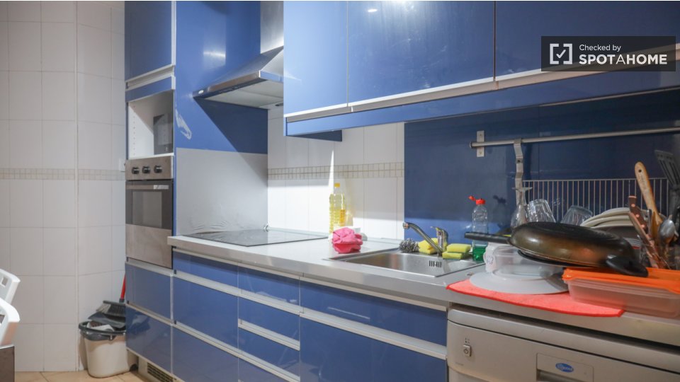 Double room Madrid, 3 beds — photo 1