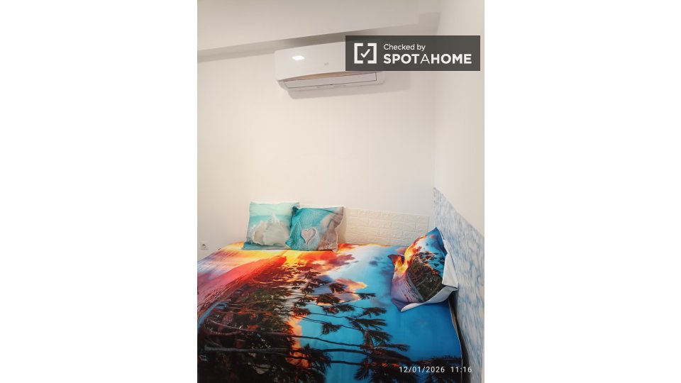 Double room Madrid, 5 beds, 120m² — photo 30
