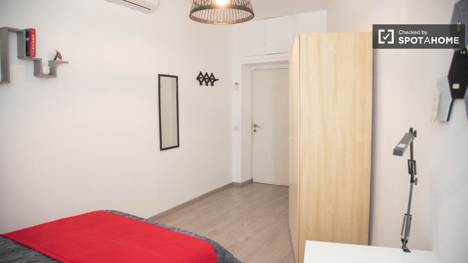 Double room Rome, 3 beds, 80m² — photo 25
