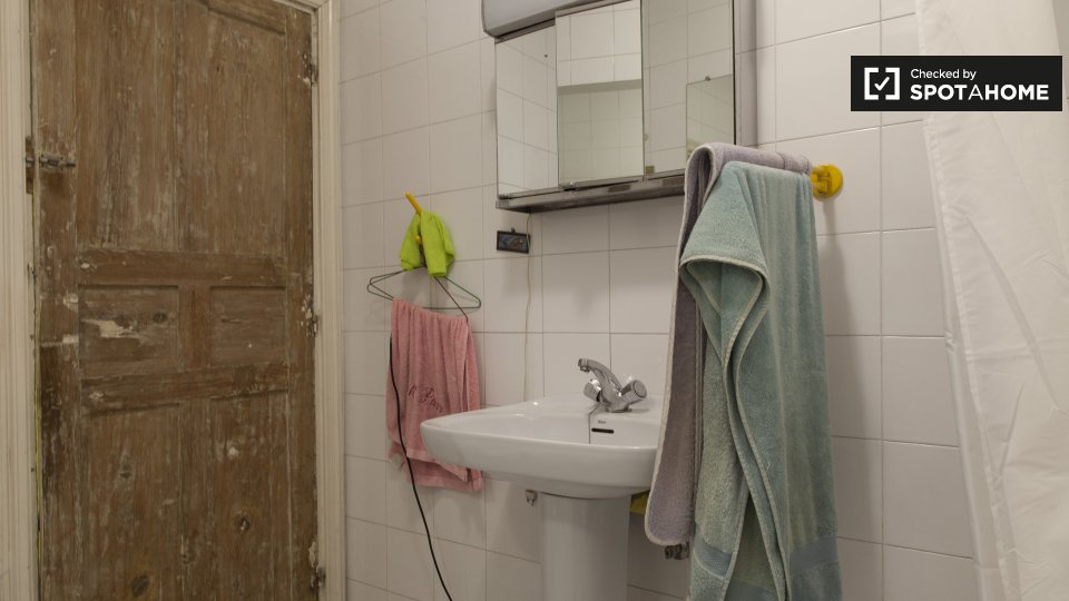 Double room Madrid, 2 beds, 120m² — photo 19