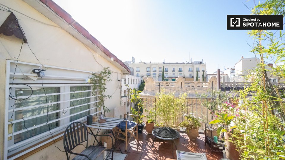 Double room Madrid, 5 beds, 150m² — photo 19