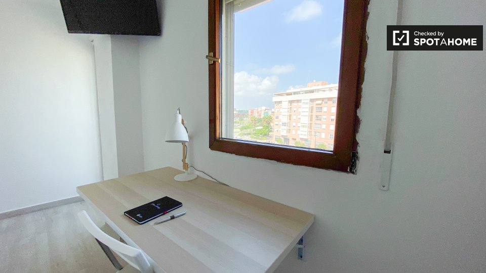Double room Valencia, 3 beds — photo 5