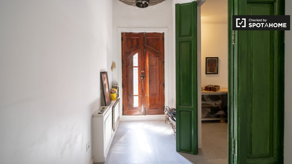 Apartment Valencia, 1 bed, 85m² — photo 9