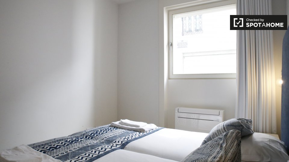 Apartment Lisbon, 3 beds, 100m² — photo 17