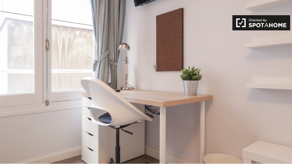 Double room Madrid, 5 beds, 120m² — photo 15