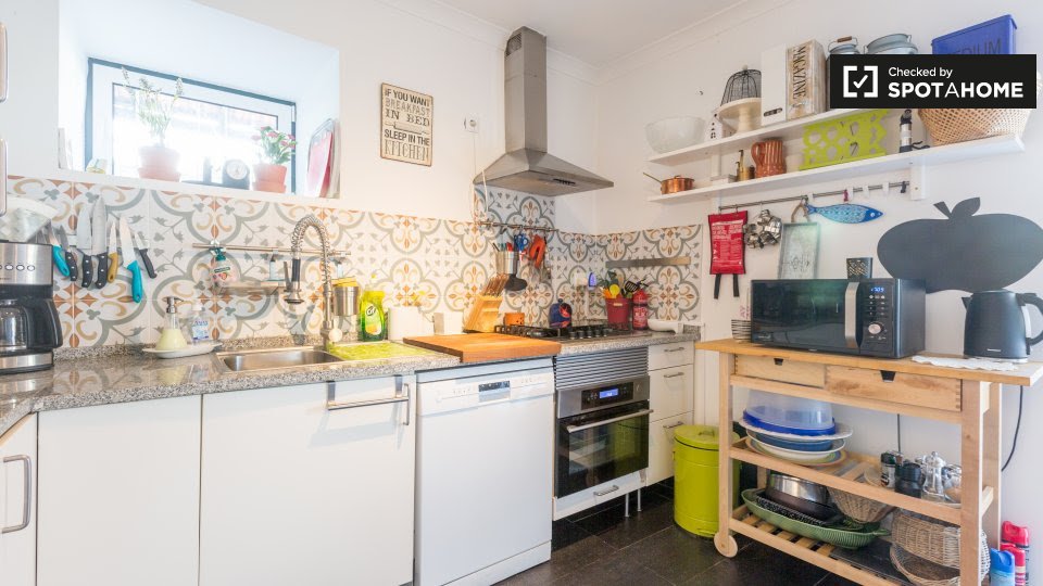 Double room Lisbon, 4 beds, 180m² — photo 16