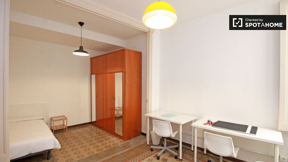 Double room Barcelona, 8 beds, 175m² — photo 4