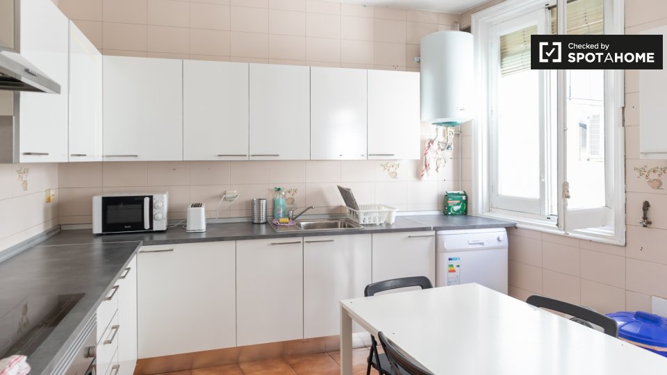 Double room Madrid, 10 beds, 220m² — photo 13
