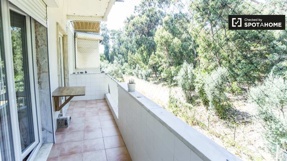 Double room Lisbon, 3 beds, 80m² — photo 15