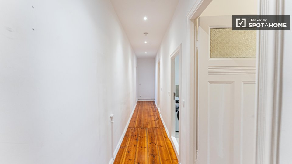Apartment Berlin, 2 beds, 70m² — photo 3