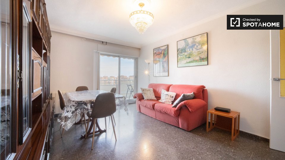 Double room Madrid, 4 beds, 86m² — photo 4