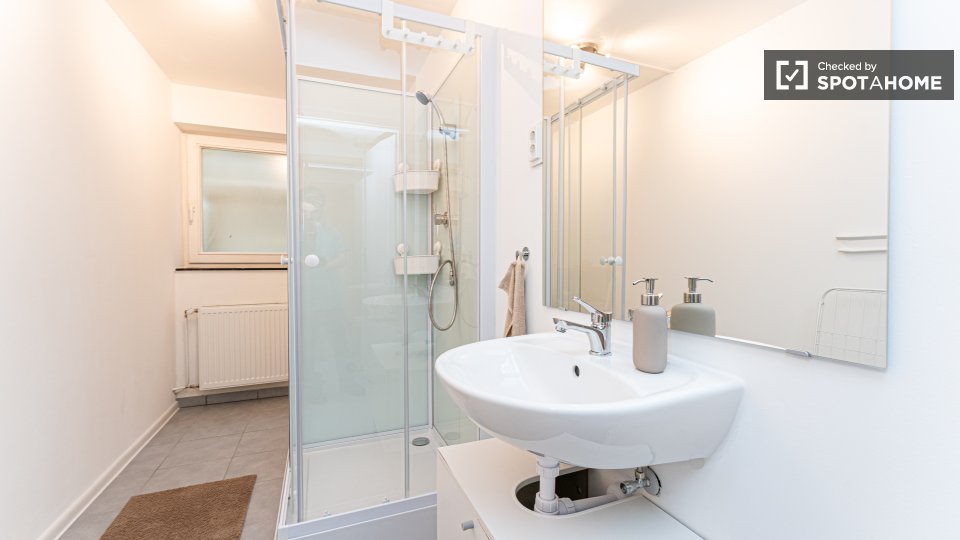 Double room Berlin, 14 beds, 232m² — photo 13