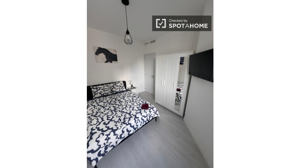 Double room Barcelona, 4 beds, 80m² — photo 17