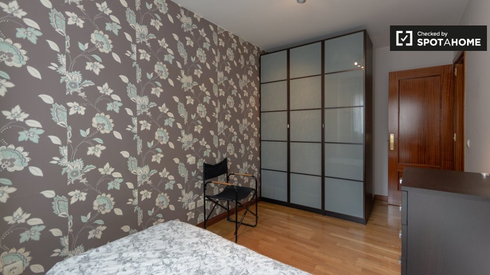 Double room Madrid, 3 beds, 100m² — photo 11