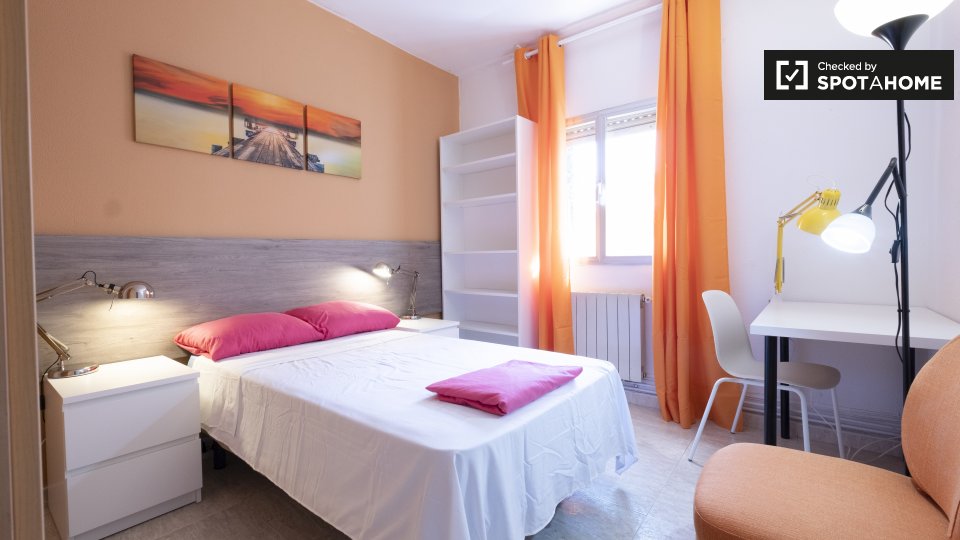 Double room Madrid, 4 beds, 80m² — photo 6