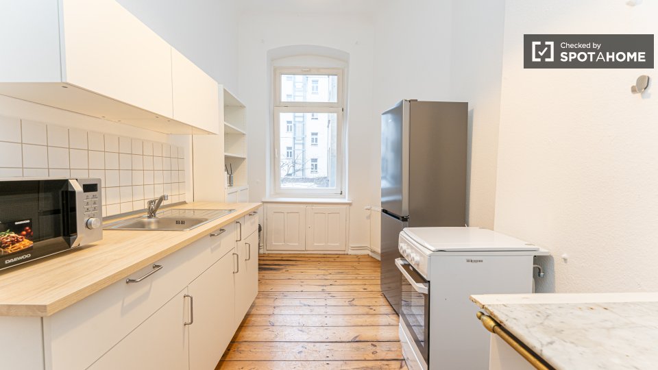 Double room Berlin, 3 beds — photo 18