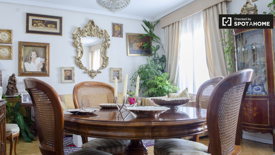 Double room Madrid, 3 beds, 100m² — photo 7