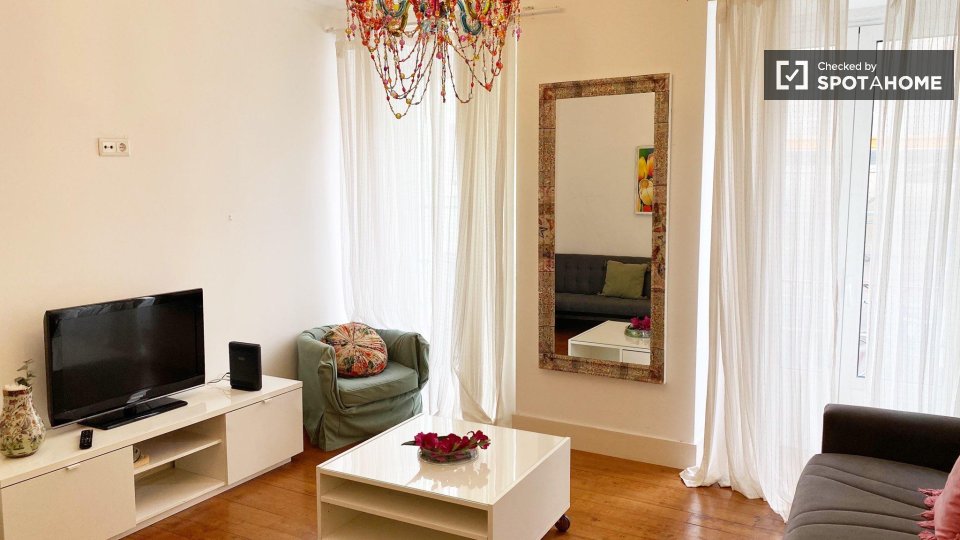 Apartment Lisbon, 2 beds, 79m² — photo 21