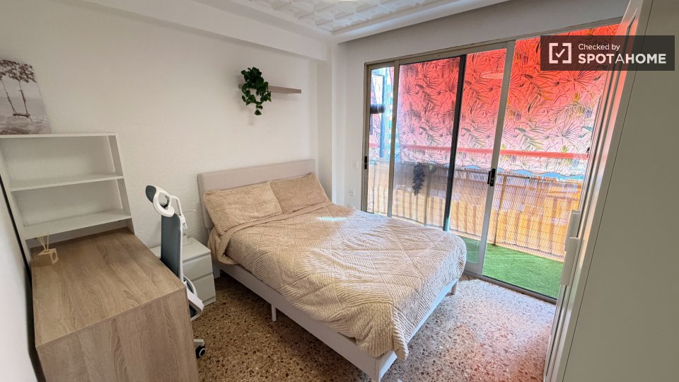 Double room Valencia, 5 beds — photo 10