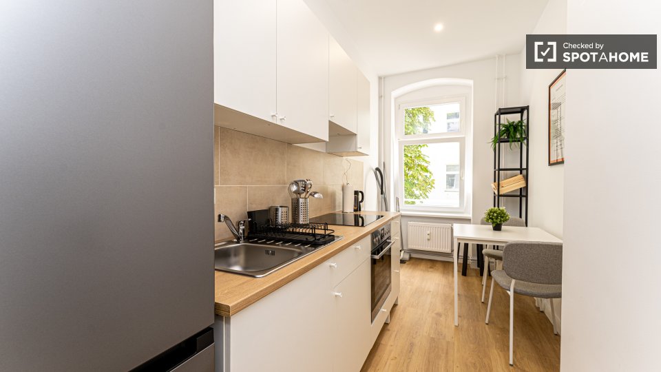 Double room Berlin, 4 beds, 59m² — photo 1