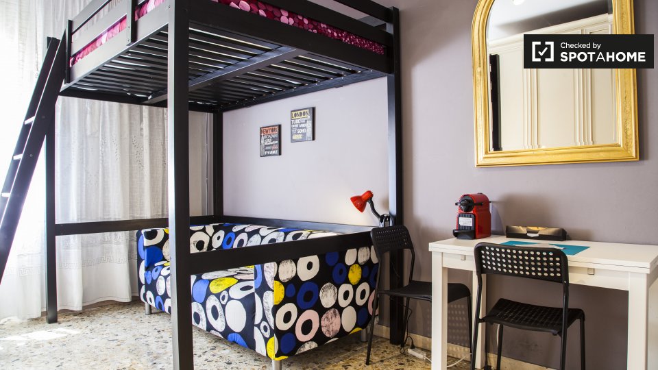 Double room Rome, 2 beds, 75m² — photo 1