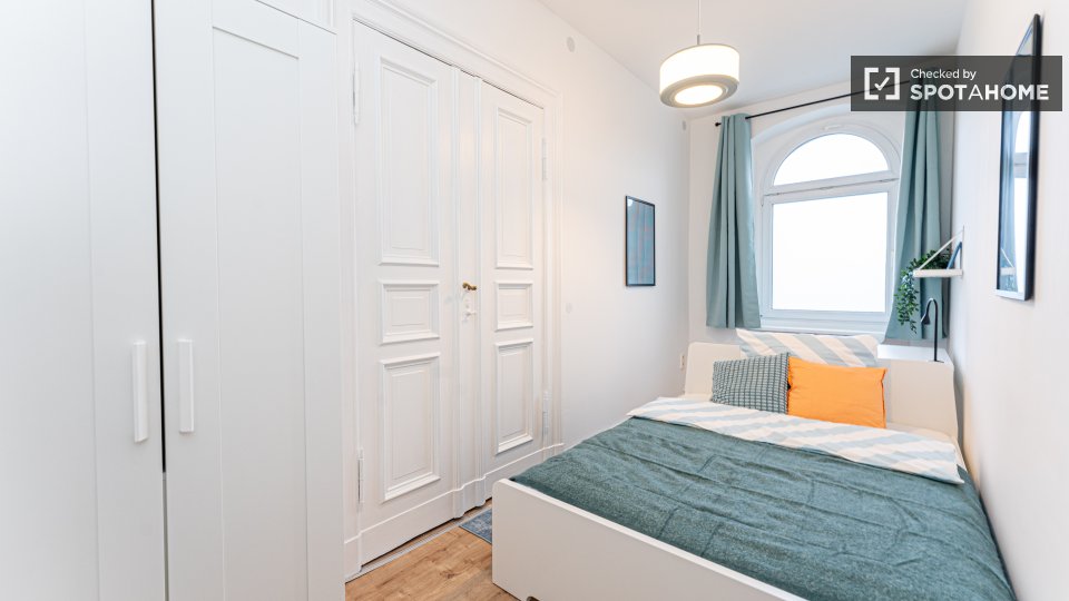 Double room Berlin, 5 beds, 98m² — photo 17
