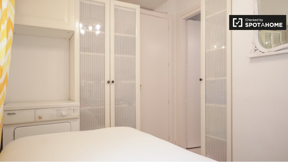 Double room Madrid, 3 beds — photo 6