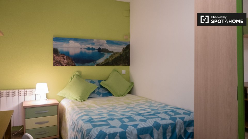 Double room Alcala_De_Henares, 5 beds, 140m² — photo 2