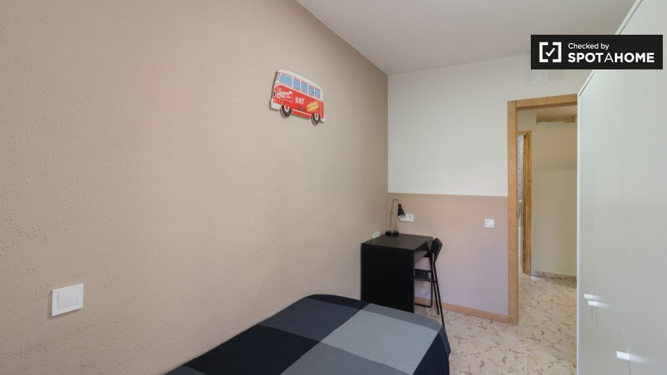 Double room Barcelona, 4 beds, 58m² — photo 1