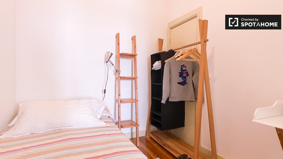Double room Lisbon, 2 beds, 65m² — photo 2
