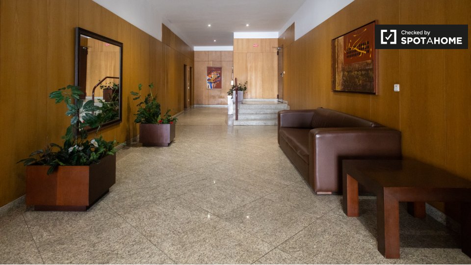 Apartment Porto, 1 bed, 60m² — photo 15