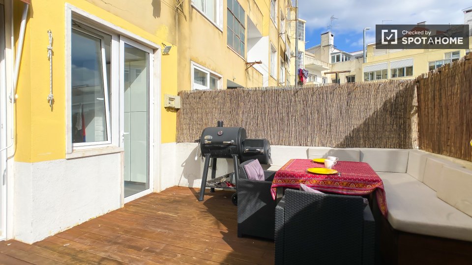 Apartment Lisbon, 2 beds, 77m² — photo 5
