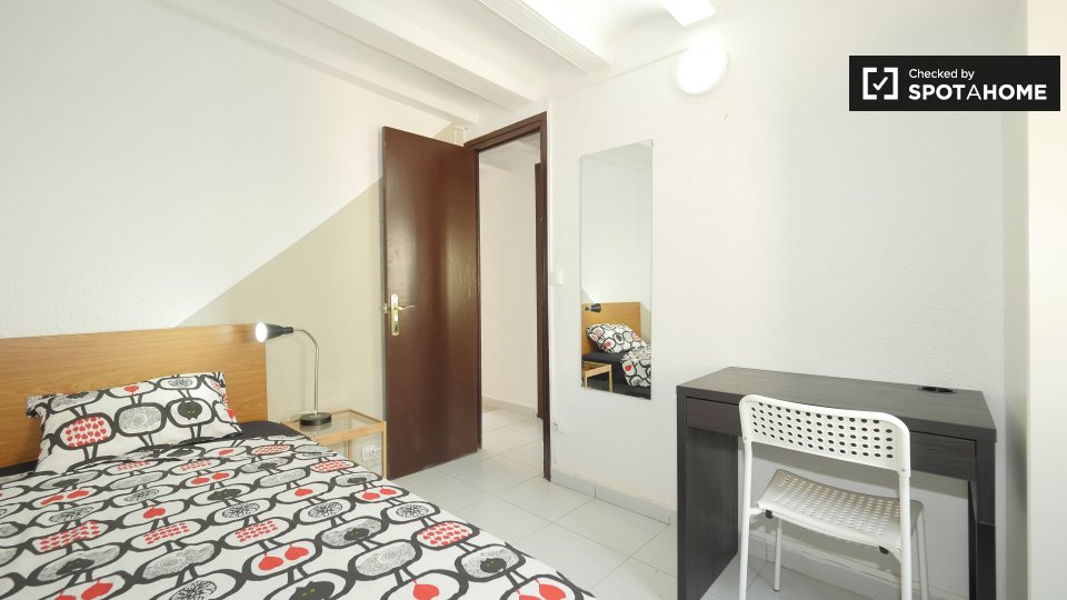 Habitación en piso compartido en alquiler en El Raval