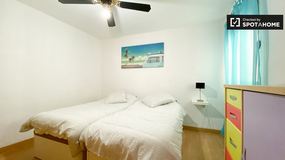 Double room Valencia, 3 beds, 75m² — photo 22