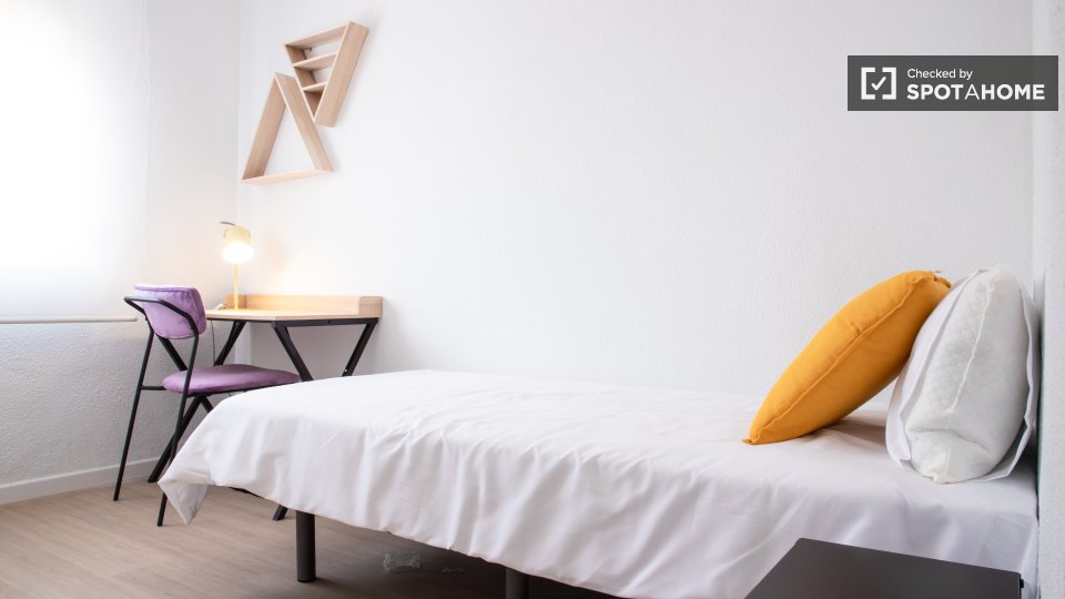 Double room Madrid, 4 beds — photo 7