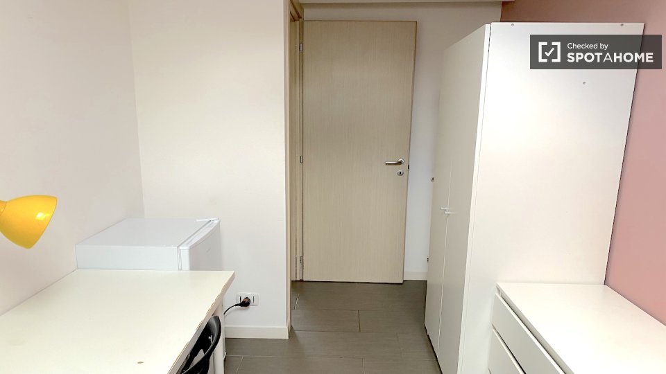 Double room Rome, 3 beds — photo 6