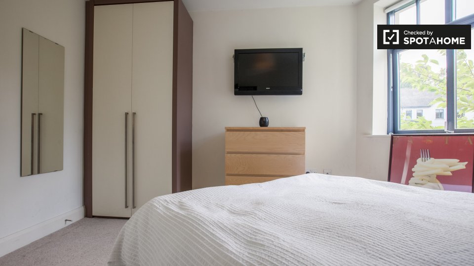 Double room Dublin, 2 beds, 72m² — photo 1