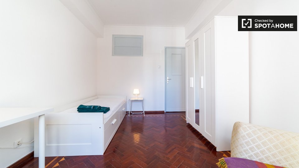 Double room Lisbon, 4 beds, 120m² — photo 3