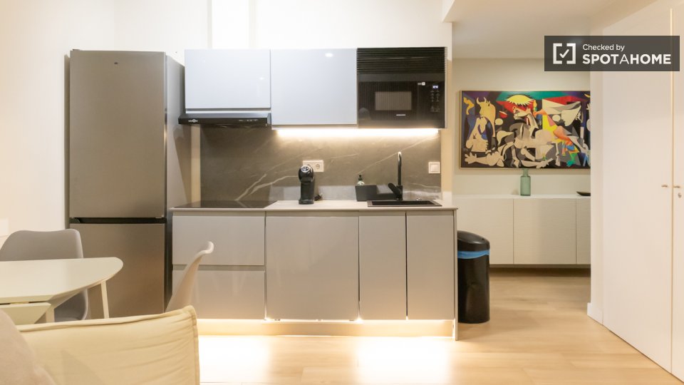 Apartment Madrid, 1 bed, 65m² — photo 2