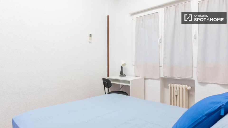 Double room Madrid, 6 beds, 116m² — photo 7