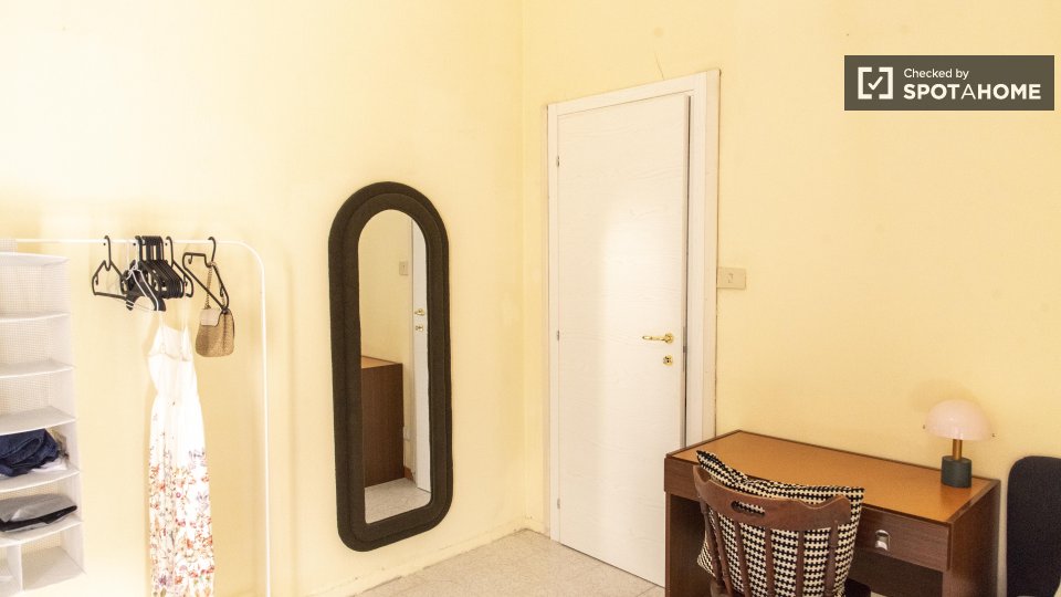 Double room Rome, 3 beds — photo 10