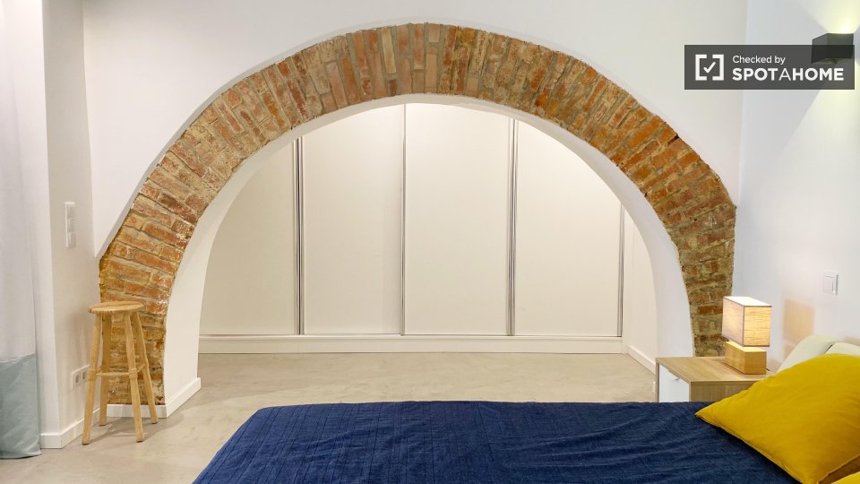 Apartment Lisbon, 2 beds, 117m² — photo 19
