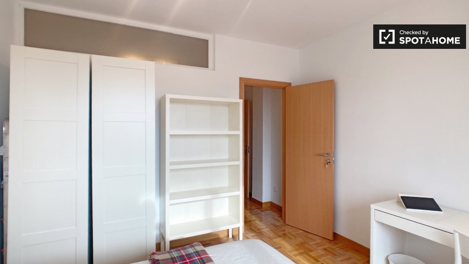 Double room Madrid, 4 beds, 90m² — photo 6