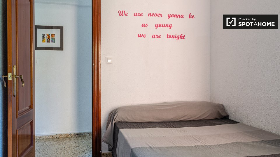 Double room Valencia, 4 beds, 110m² — photo 8