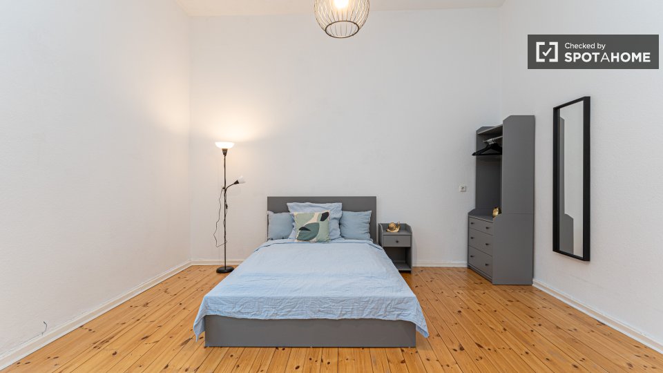 Double room Berlin, 3 beds, 75m² — photo 11