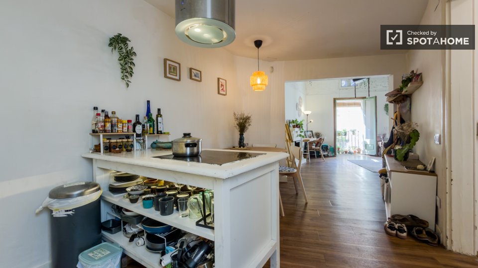 Double room Barcelona, 2 beds — photo 16