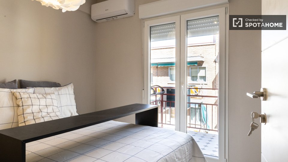Double room Madrid, 4 beds — photo 17
