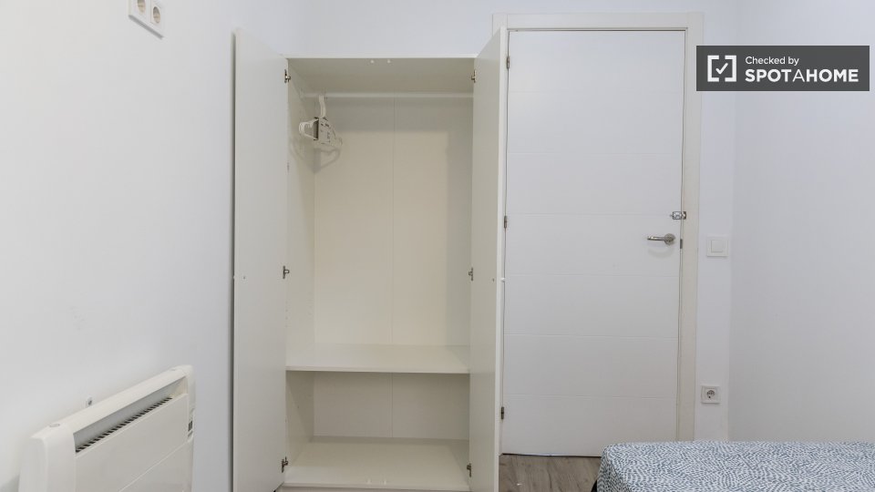 Double room Madrid, 5 beds — photo 17